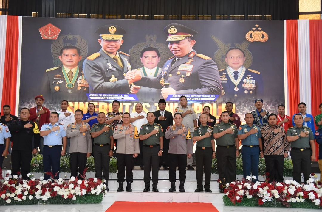 Pangkostrad Dampingi Panglima TNI dan Kapolri Kunjungan kerja di Wilayah Maluku