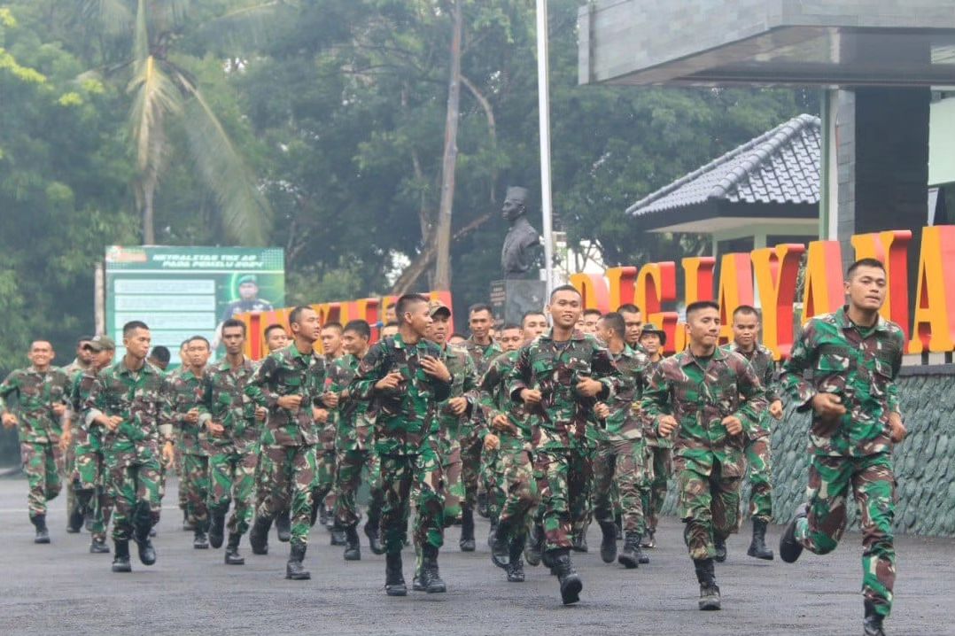 Pasukan Buaya Putih Melaksanakan Pembinaan Fisik Jelajah Medan