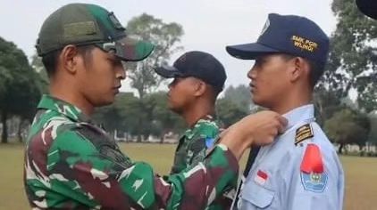 SMK PGRI Wlingi Gelar Diklat Bela Negara di Yonif 502 Ujwala Yudha