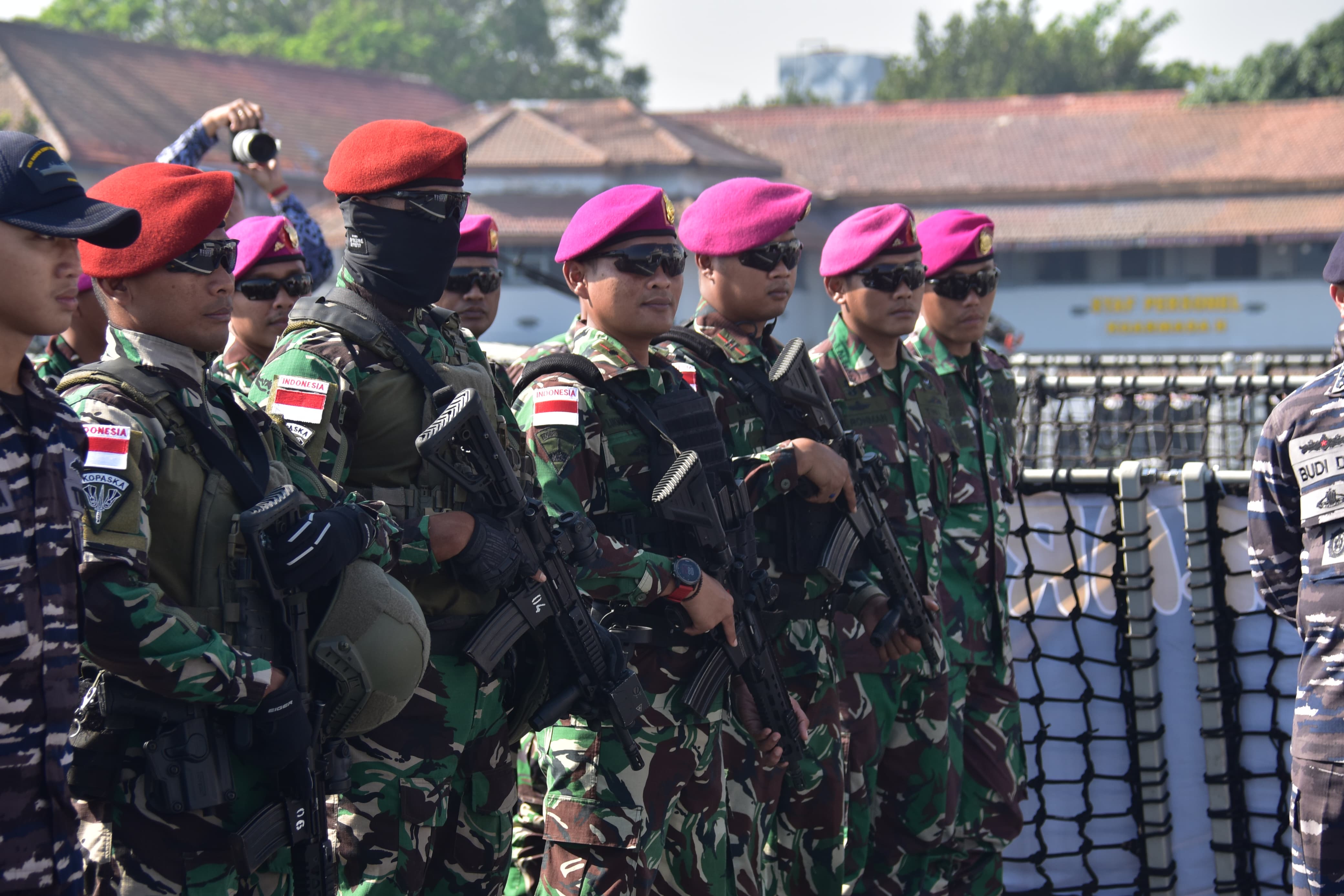 PRAJURIT KORPS MARINIR TNI AL YANG TERLIBAT SATGAS RIMPAC 2024 IKUTI PENYAMBUTAN DAN PENERIMAAN OLEH