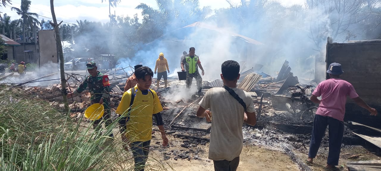 Aceh Selatan, Musibah kebakaran menghanguskan tiga unit rumah warga di Desa Sigleng, Kecamatan Trumo