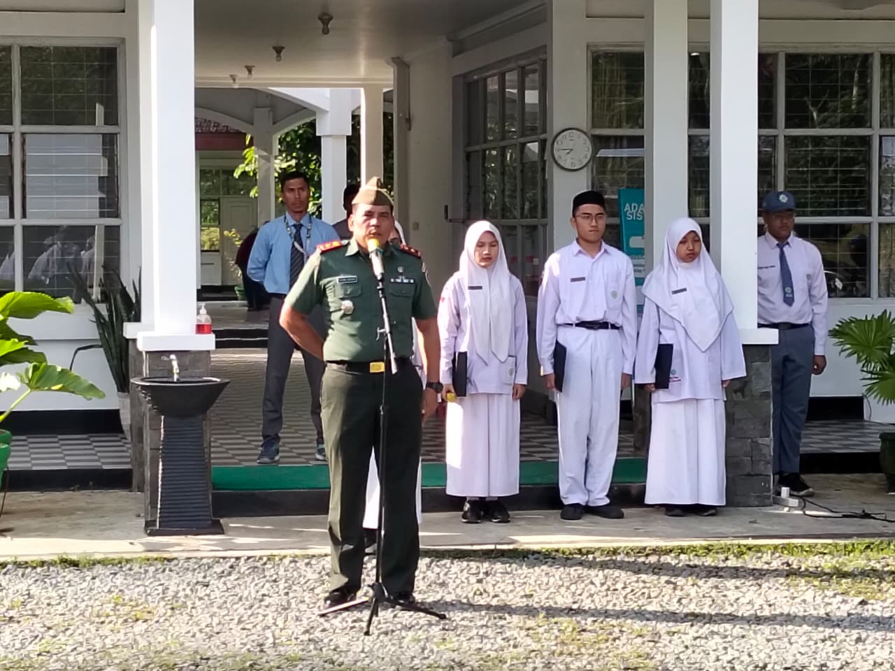 Gelar Upacara Bendera Di Sekolah, Danramil 0901-02/SPNG Rasa Nasionalisme, Patriotisme