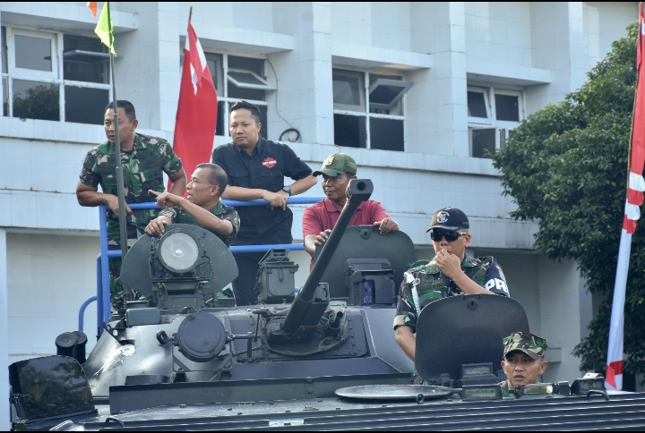 KEMANUNGGALAN TNI DAN RAKYAT