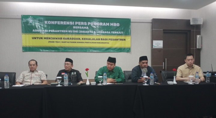 KOMISI FATWA MUI PUSAT : FOOD TRAY LOGO HALAL SYARAT SERTIFIKASI DAPUR MBG
