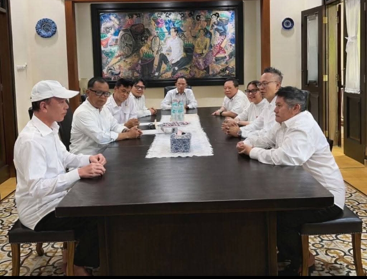 KESEDERHANAAN PRESIDEN KE 7 JOKO WIDODO BLUSUKAN MENYAPA RAKYAT INDONESIA