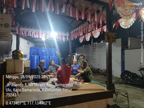 Babinsa Koramil 0901-01/Samarinda Ulu Laksanakan Patroli Keamanan Lingkungan