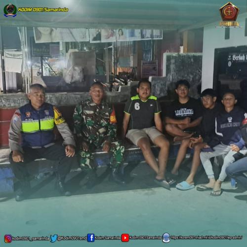 Wujudkan Keamanan Dan Kenyamanan Babinsa Pakualaman Patroli Sambang Kamling