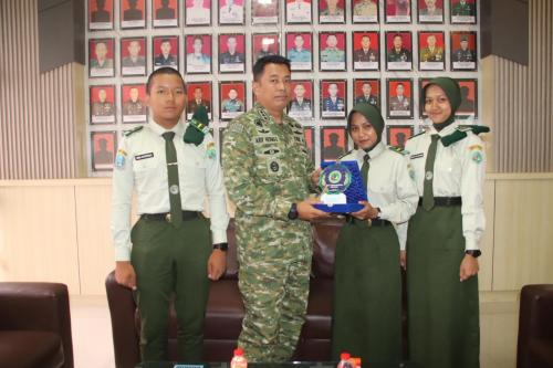 SMA Taruna Brawijaya lakukan Kunjungan ke Kodim 0901/Samarinda 