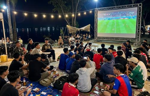 Babinsa Koramil 0901-01/Samarinda Ulu Hadiri Nobar Piala Dunia 2026 Bersama Masyarakat
