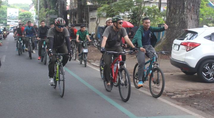  Danyonkes 2/ Yudha Bhakti Husada Ajak Prajuritnya Gowes Bersama Kelilingi Malang Raya
