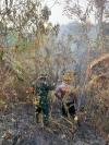 BABINSA KORAMIL 0901-04/PALARAN  BERSAMA RELAWAN PADAMKAN KEBAKARAN LAHAN DI PALARAN